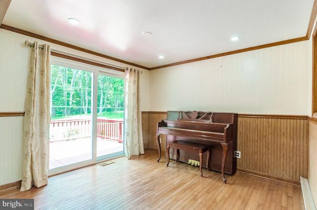 887 WOODBURY DR, Kearneysville, WV 25430