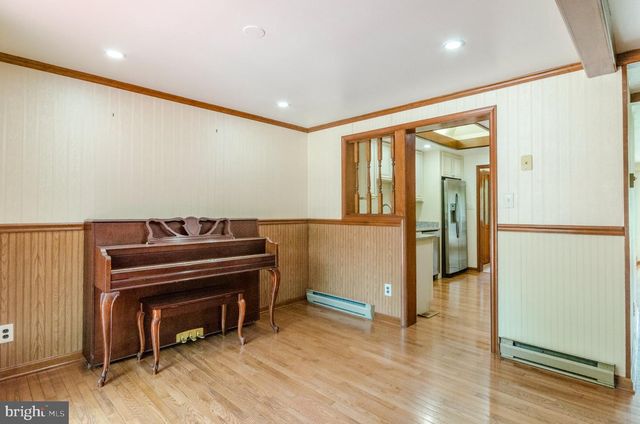 887 WOODBURY DR, Kearneysville, WV 25430