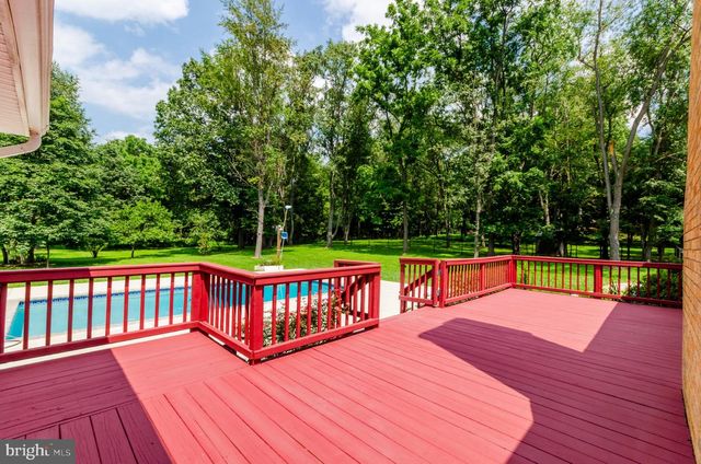887 WOODBURY DR, Kearneysville, WV 25430