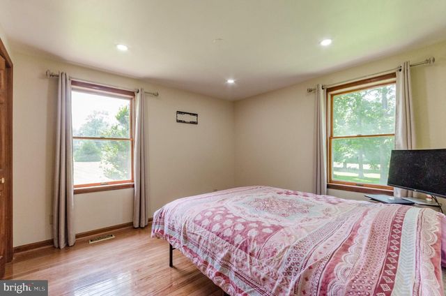 887 WOODBURY DR, Kearneysville, WV 25430