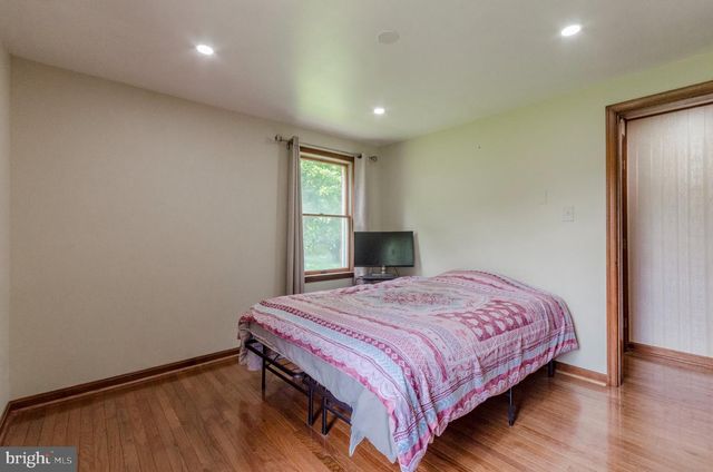 887 WOODBURY DR, Kearneysville, WV 25430