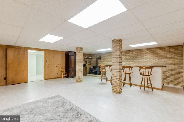 887 WOODBURY DR, Kearneysville, WV 25430