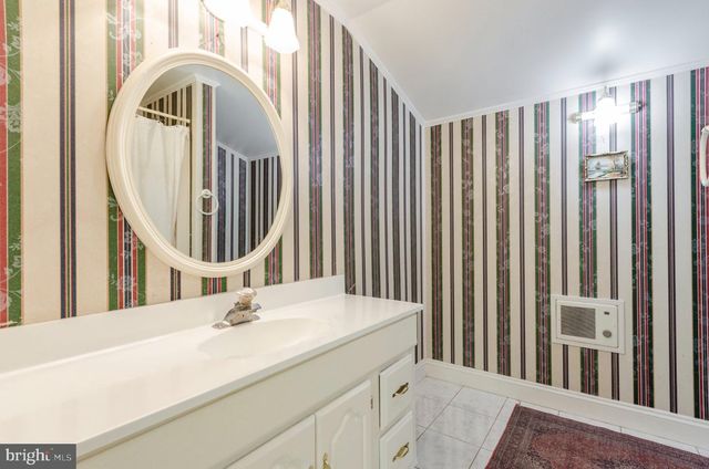 887 WOODBURY DR, Kearneysville, WV 25430