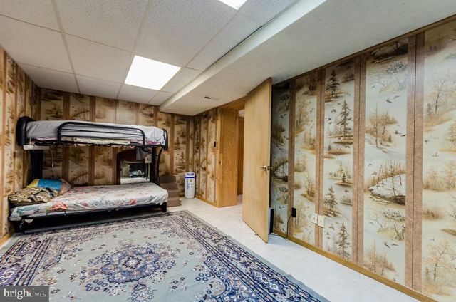 887 WOODBURY DR, Kearneysville, WV 25430