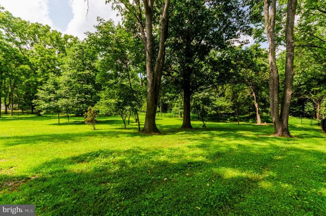 887 WOODBURY DR, Kearneysville, WV 25430