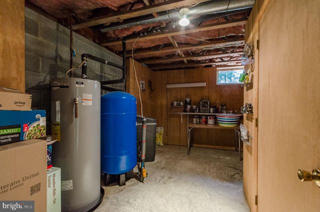 887 WOODBURY DR, Kearneysville, WV 25430