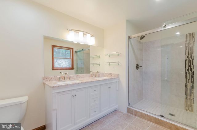 887 WOODBURY DR, Kearneysville, WV 25430