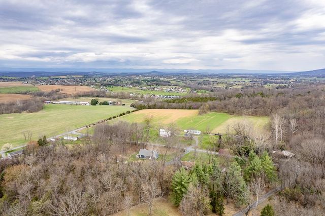 188 NEW MARKET RESERVOIR RD, New Market, VA 22844