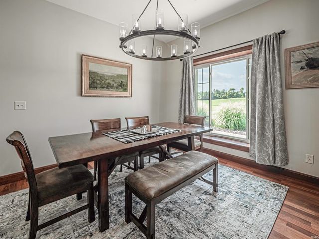 10083 W 565 S, Owensville, IN 47665