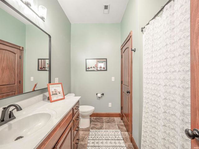 10083 W 565 S, Owensville, IN 47665