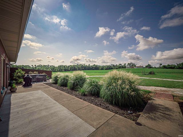 10083 W 565 S, Owensville, IN 47665