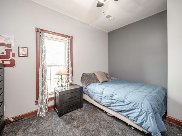 10083 W 565 S, Owensville, IN 47665