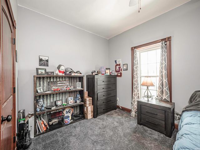 10083 W 565 S, Owensville, IN 47665