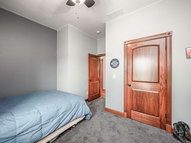 10083 W 565 S, Owensville, IN 47665