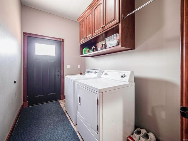 10083 W 565 S, Owensville, IN 47665