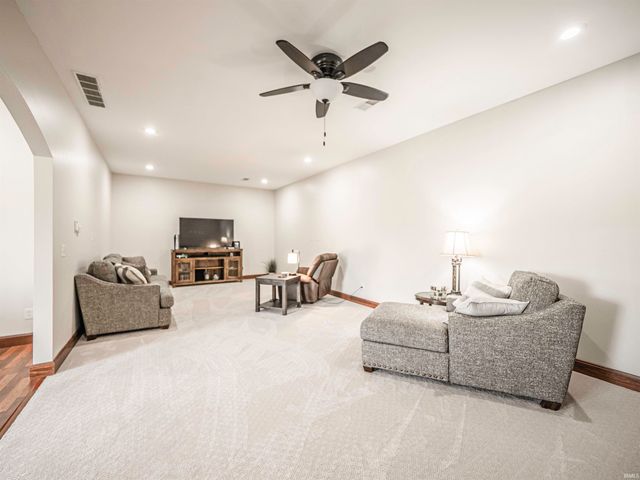 10083 W 565 S, Owensville, IN 47665