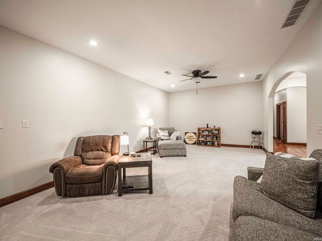 10083 W 565 S, Owensville, IN 47665