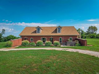 10083 W 565 S, Owensville, IN 47665