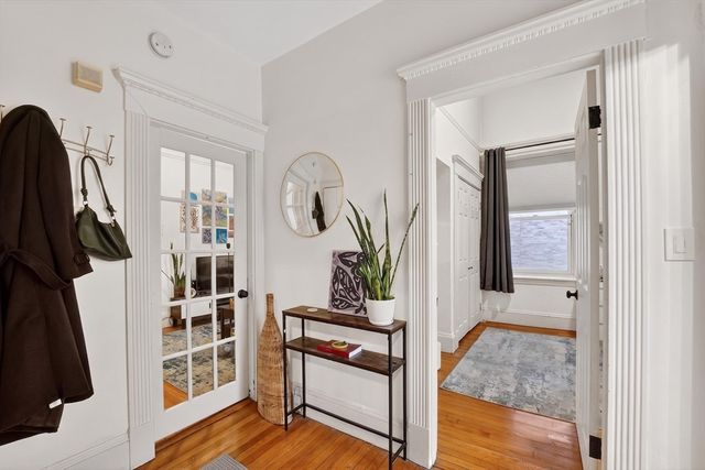 8 Garrison St 111, Boston, MA 02116