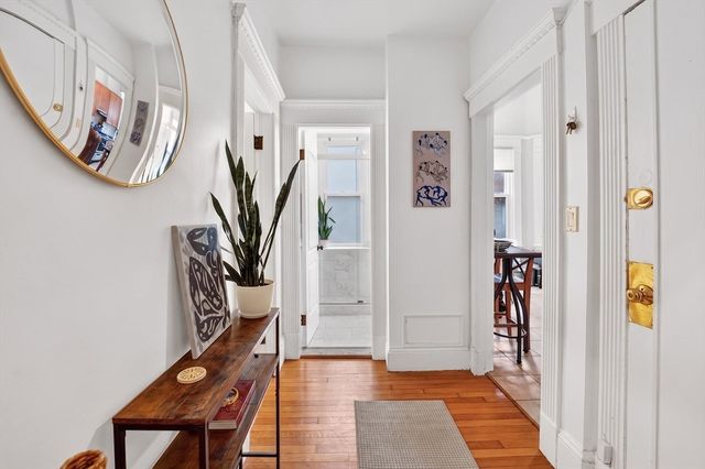 8 Garrison St 111, Boston, MA 02116