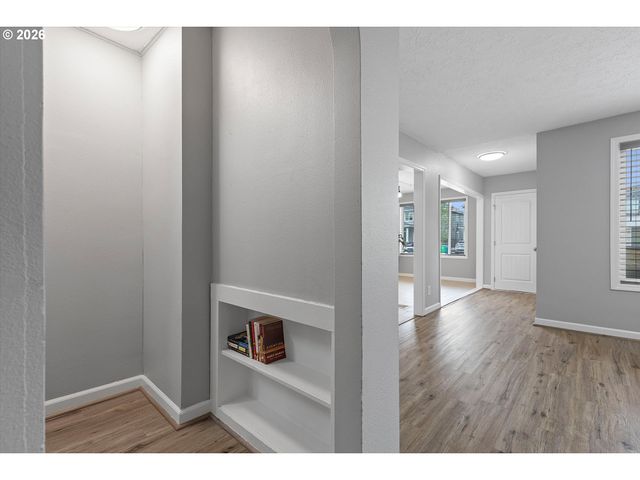 5416 Se KNAPP St, Portland, OR 97206