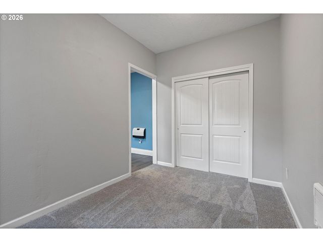 5416 Se KNAPP St, Portland, OR 97206