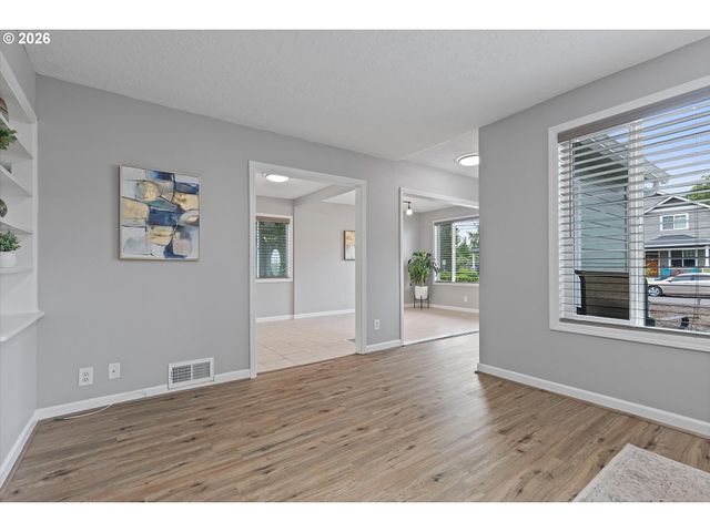 5416 Se KNAPP St, Portland, OR 97206