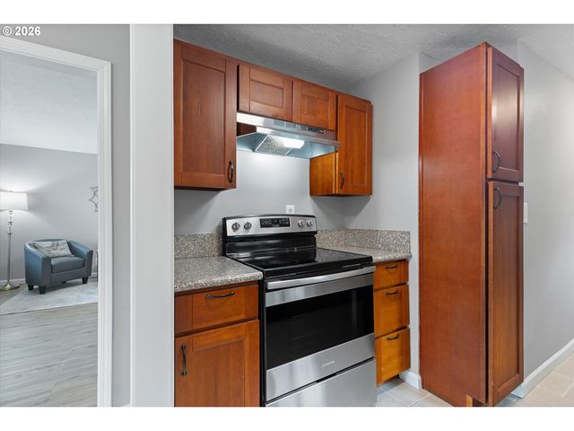 5416 Se KNAPP St, Portland, OR 97206