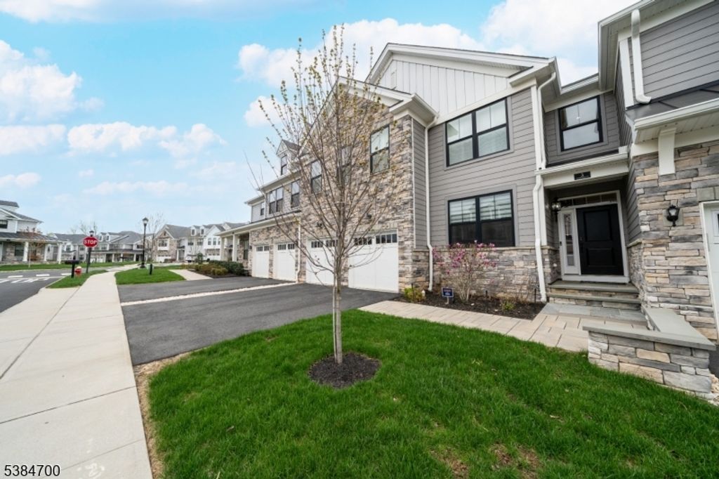 3 Concord Ct, Warren Twp., NJ 07059