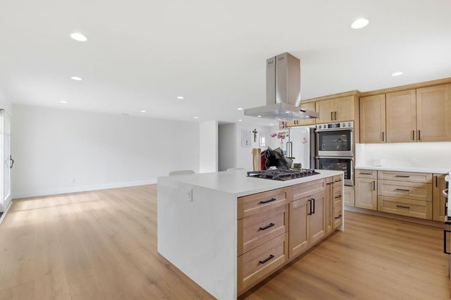 700 Eschenburg Drive, Gilroy, CA 95020