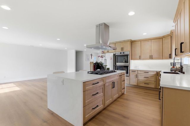 700 Eschenburg Drive, Gilroy, CA 95020