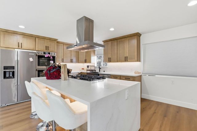 700 Eschenburg Drive, Gilroy, CA 95020