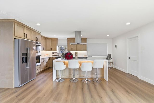 700 Eschenburg Drive, Gilroy, CA 95020