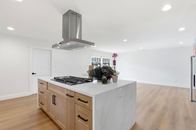 700 Eschenburg Drive, Gilroy, CA 95020