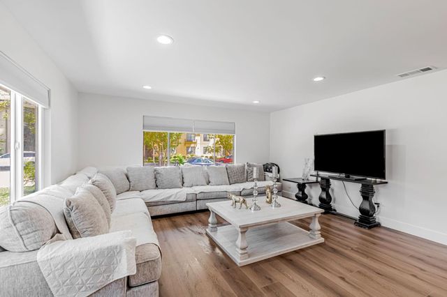 700 Eschenburg Drive, Gilroy, CA 95020