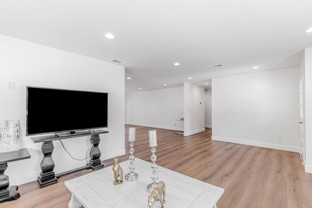 700 Eschenburg Drive, Gilroy, CA 95020