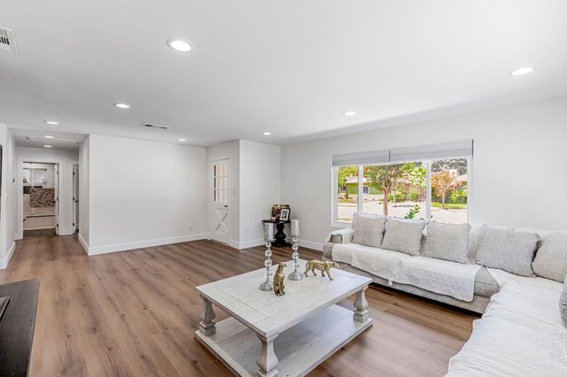 700 Eschenburg Drive, Gilroy, CA 95020