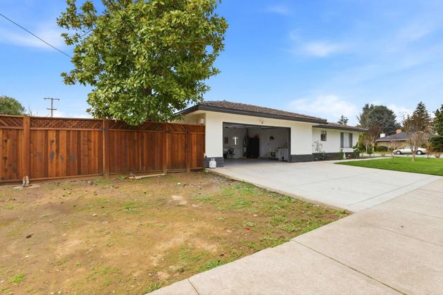 700 Eschenburg Drive, Gilroy, CA 95020