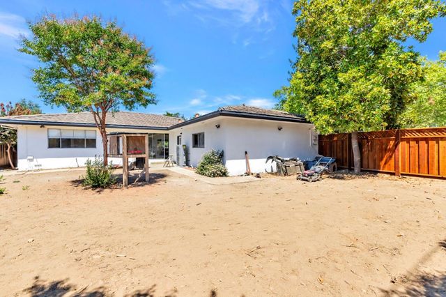 700 Eschenburg Drive, Gilroy, CA 95020