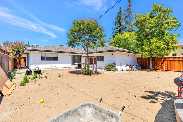 700 Eschenburg Drive, Gilroy, CA 95020