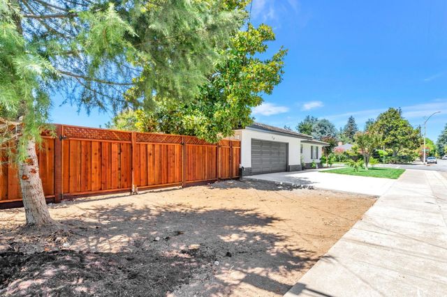 700 Eschenburg Drive, Gilroy, CA 95020