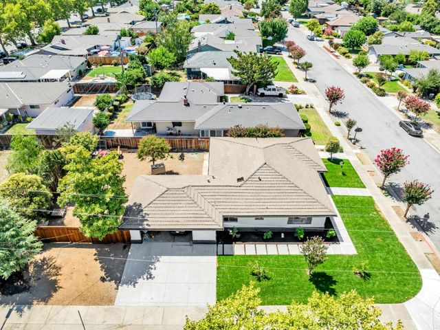 700 Eschenburg Drive, Gilroy, CA 95020