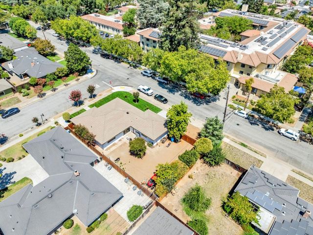 700 Eschenburg Drive, Gilroy, CA 95020