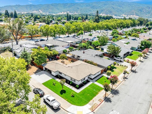 700 Eschenburg Drive, Gilroy, CA 95020