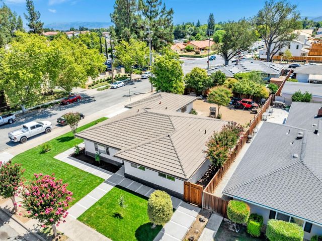 700 Eschenburg Drive, Gilroy, CA 95020