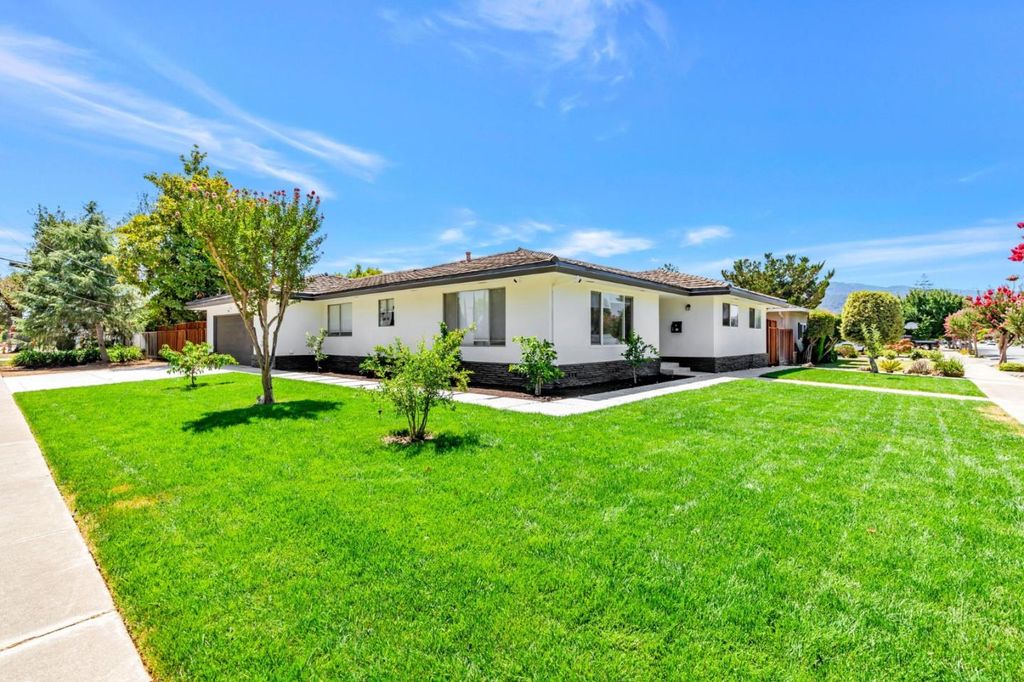 700 Eschenburg Drive, Gilroy, CA 95020