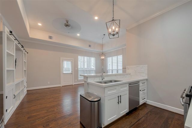 854 W 20th Street, Houston, TX 77008