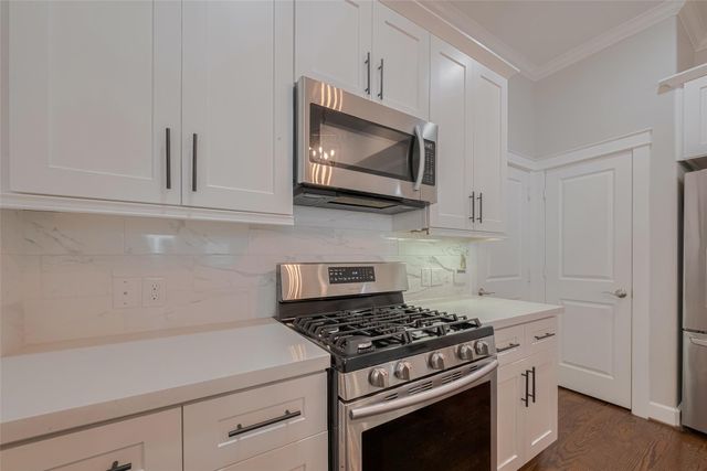 854 W 20th Street, Houston, TX 77008