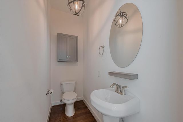 854 W 20th Street, Houston, TX 77008