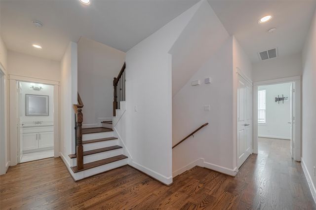 854 W 20th Street, Houston, TX 77008